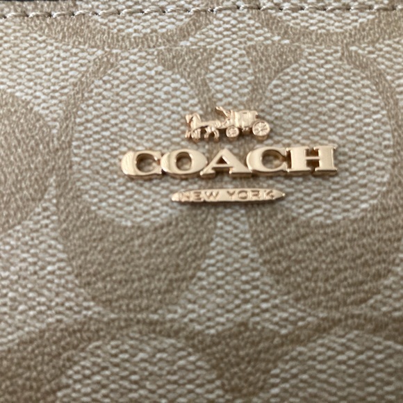 DEAL‼️Corner Zip Wristlet In Signature Canvas/ Pouch In Signature Canvas NWOT - Picture 10 of 12